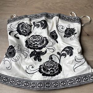 Corset Top Size 4 White And Black.